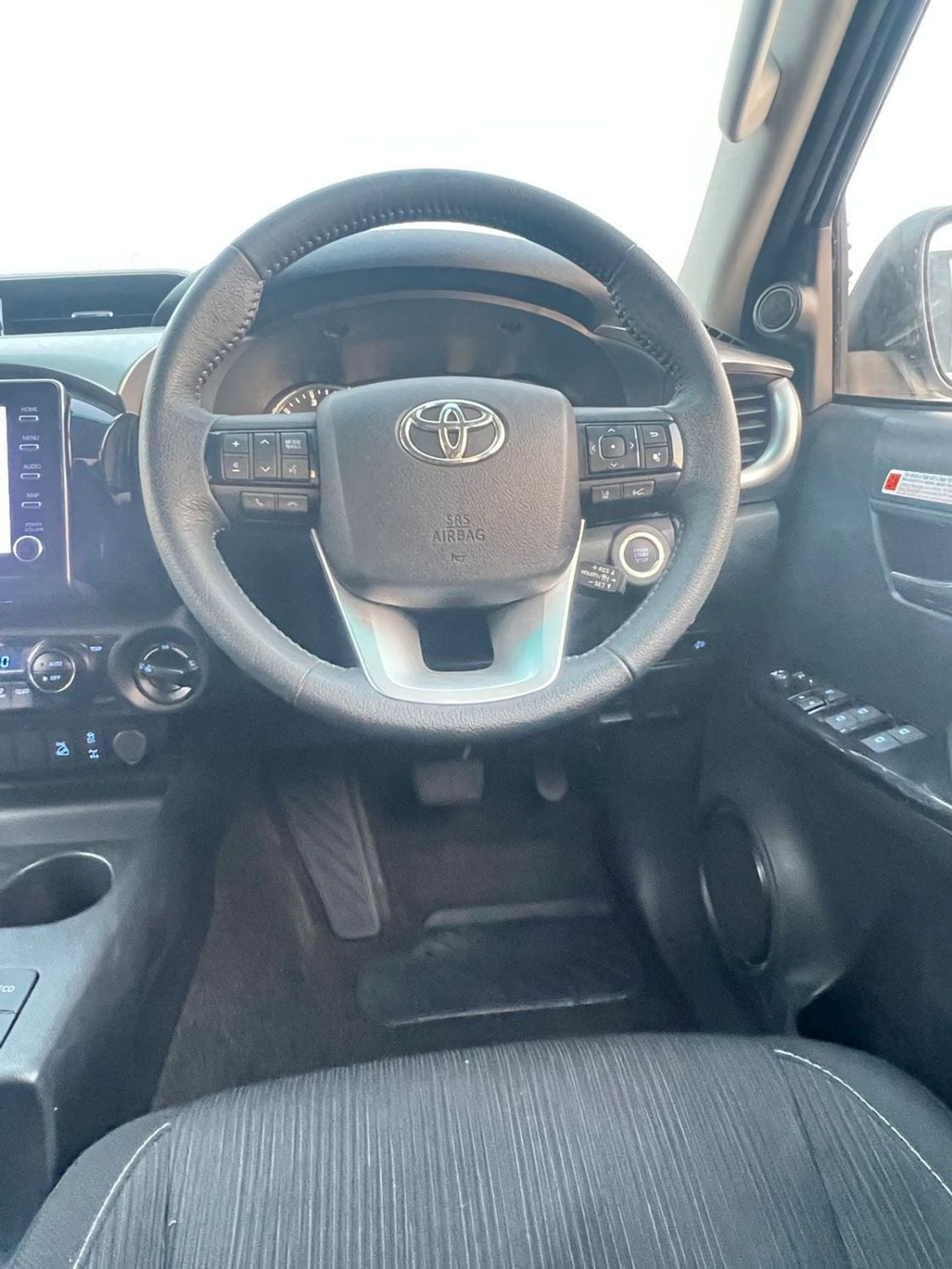 تويوتا هيلوكس SGLX DIESEL 2.8 LITER ,RHD ,PUSH START ,AUTO TRANSMISSION