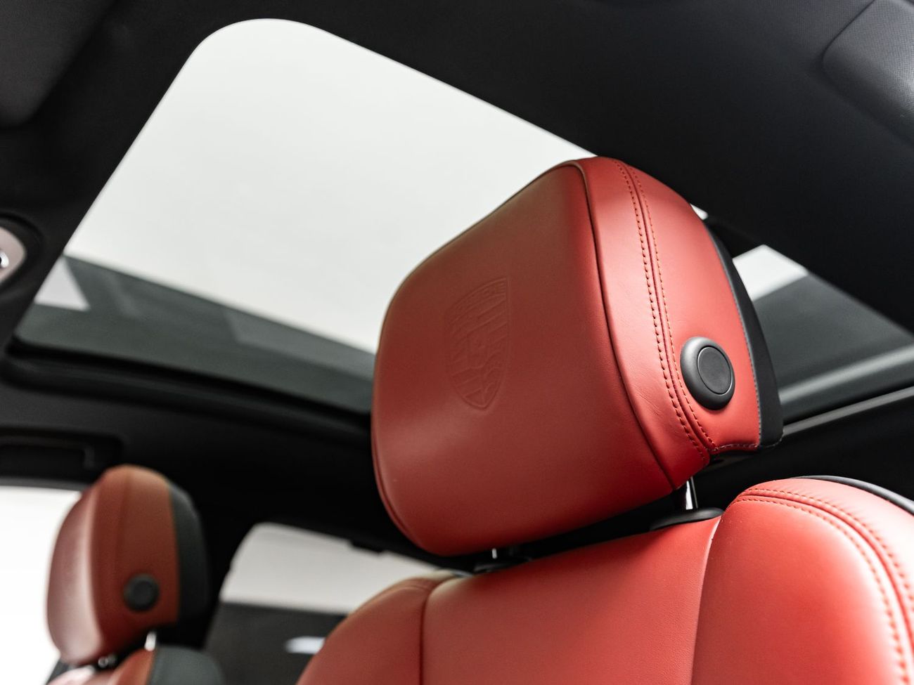 Porsche Macan Std 2.0L (252 HP) 2020 Porsche Macan, 2026 Porsche Warranty, Full Service History, Low KMs, GCC