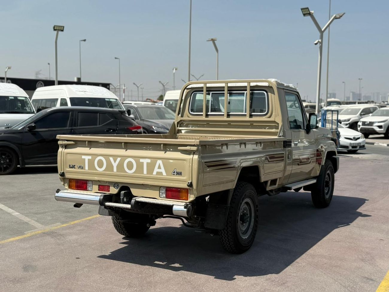 تويوتا لاند كروزر بيك آب Std 4.0L Single Cab Utility 4WD