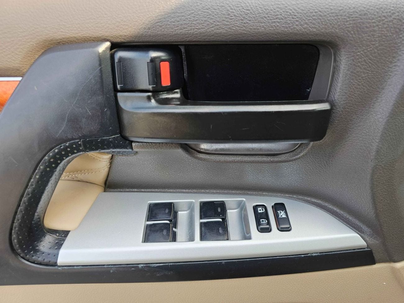 تويوتا لاند كروزر Toyota landcruise 2015 Model Modified 2024 Model V8 4.5 petrol Engine Colour Green Transmission Auto