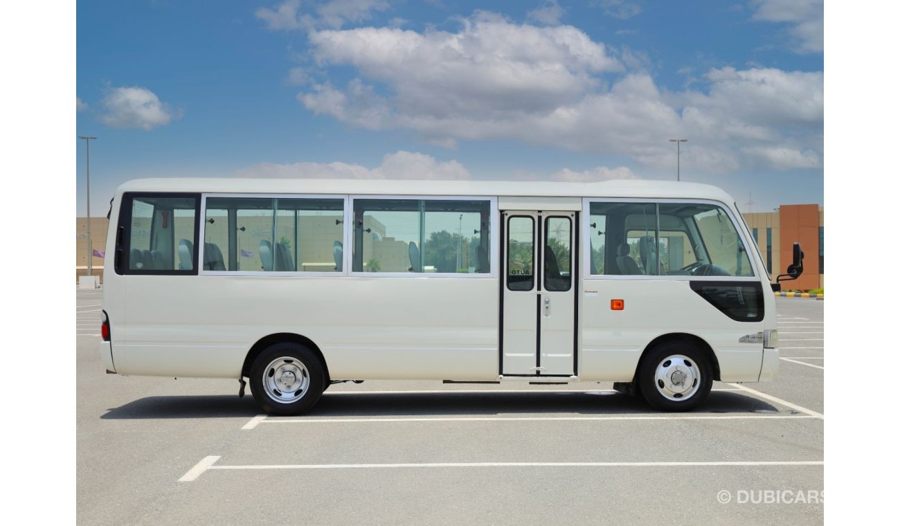 تويوتا كوستر 2015 | TOYOTA COASTER DLS | DIESEL, 30 SEATER, MANUAL TRANSMISSION | WITH GCC SPECS AND EXCELLENT CO