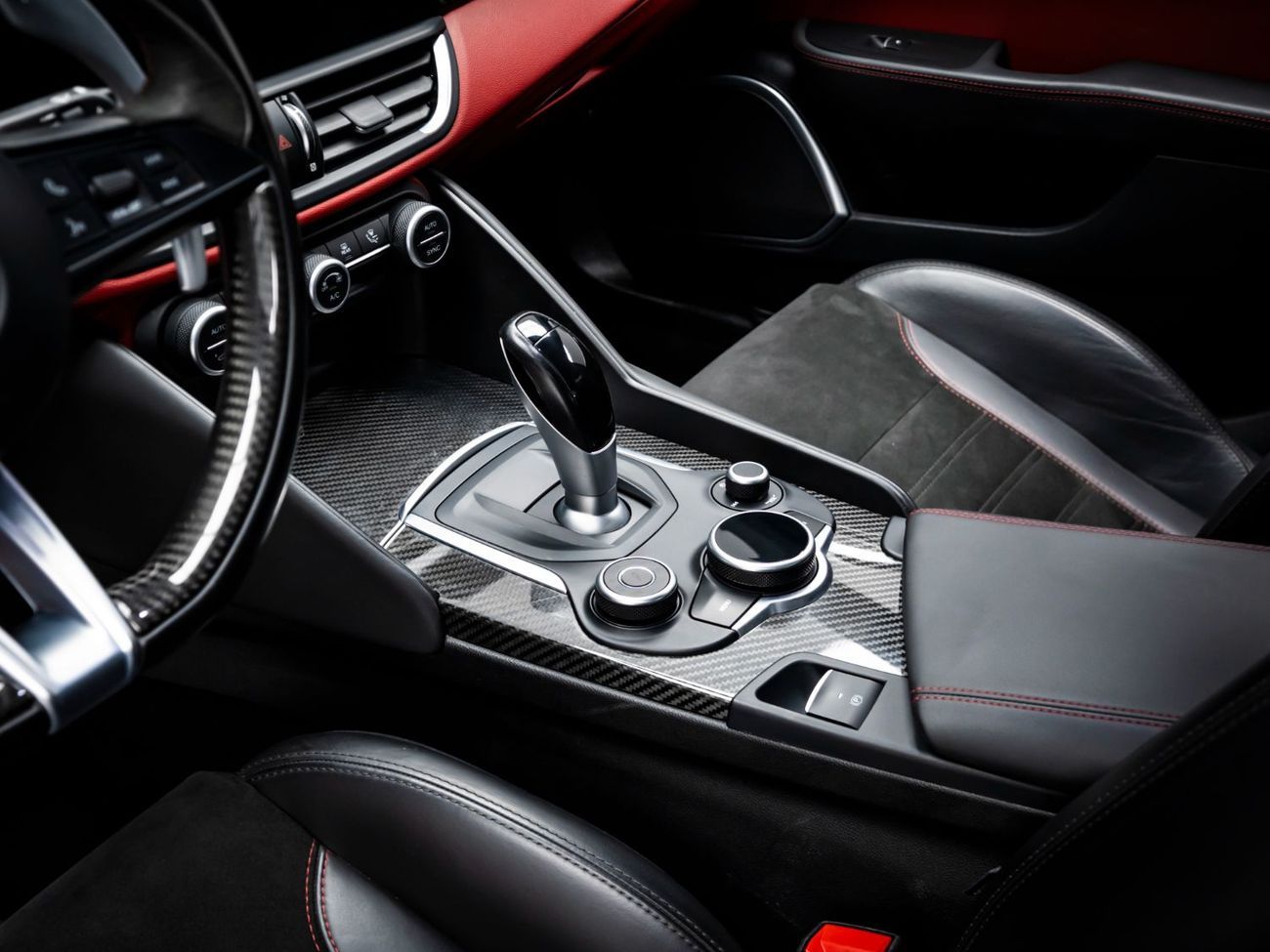 Alfa Romeo Giulia Quadrifoglio 2.9L (510 HP) 2020 Alfa Romeo Giulia Quadrifoglio, 2026 Agency Warranty + Service Contr