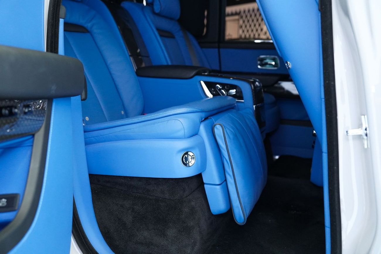 رولز رويس كولينان BLACK BADGE