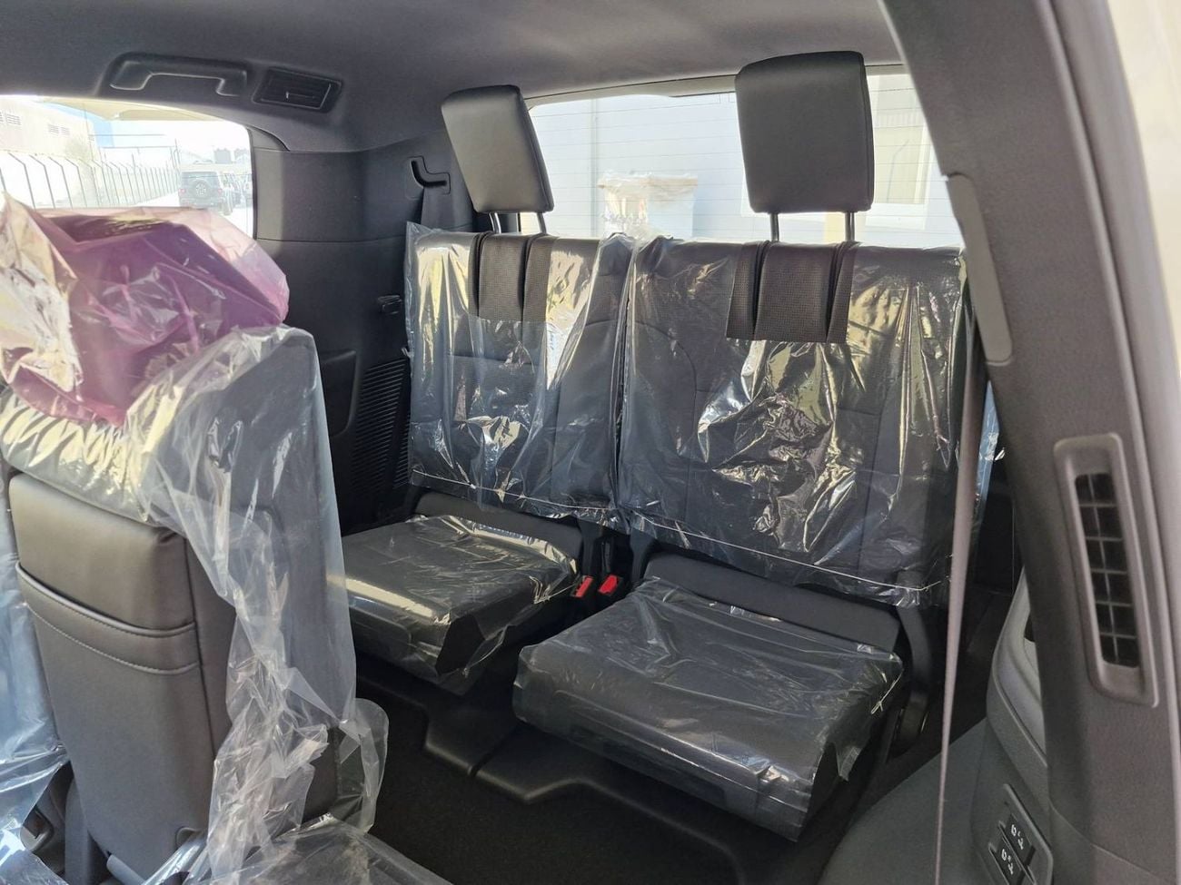 تويوتا لاند كروزر Toyota LC300 VX 4.0 2026 Full option