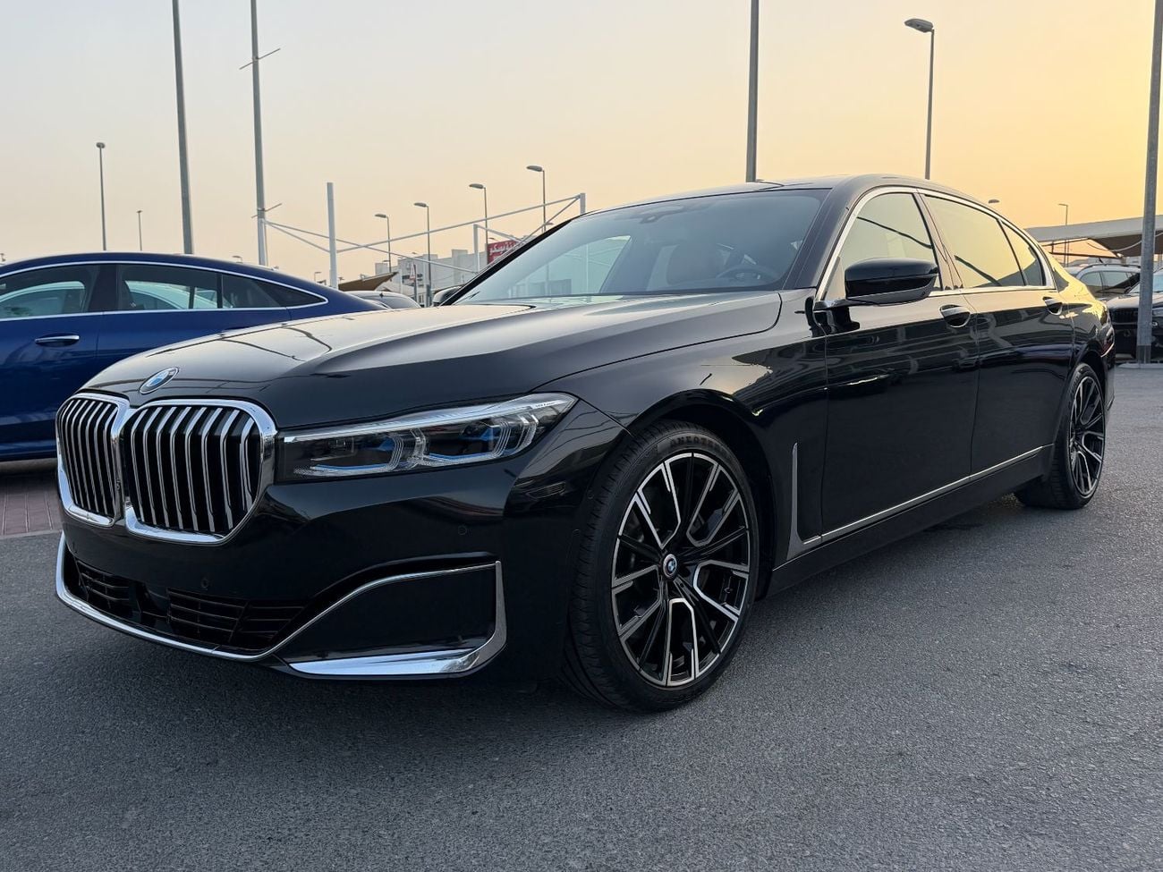 بي أم دبليو 750Li xDrive 4.4L (530 HP)