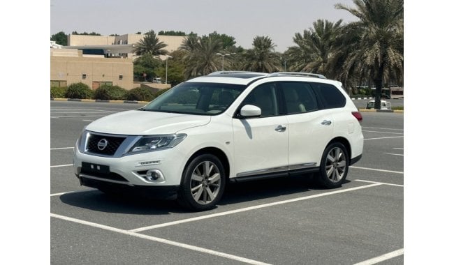 Nissan Pathfinder SV MODEL 2015 GCC CAR PERFECT CONDITION INSIDE AND OUTSIDE FULL OPTION PANORAMIC ROOF LEATHER SEATS