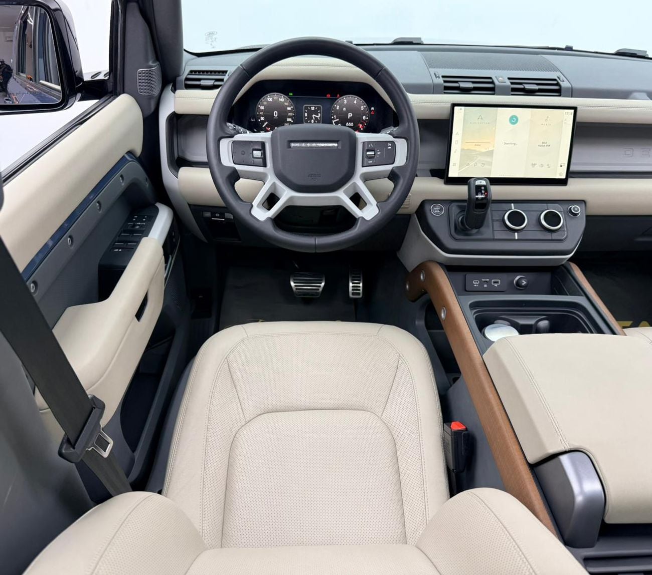 Land Rover Defender 110 2024 Land Rover Defender 110 SE P300, AUG 2029 Land Rover Warranty, Full Land Rover Service History,
