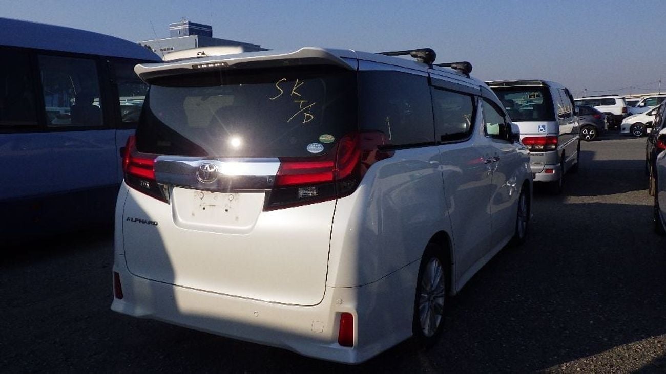 تويوتا ألفارد 2.5L V4 PETROL / DVD / PARKING SENSOR / 2015/S A PKG/AGH30W