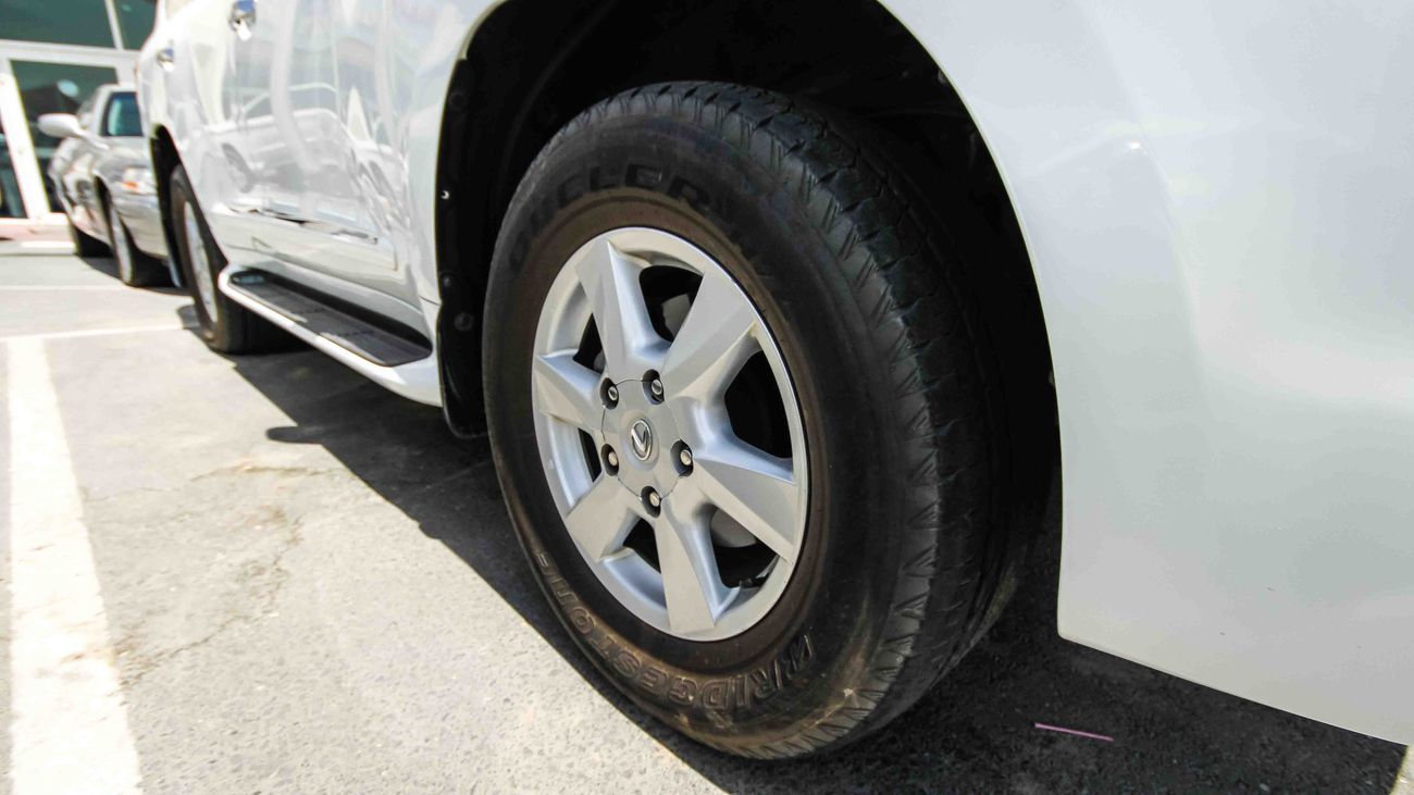 Lexus LX570
