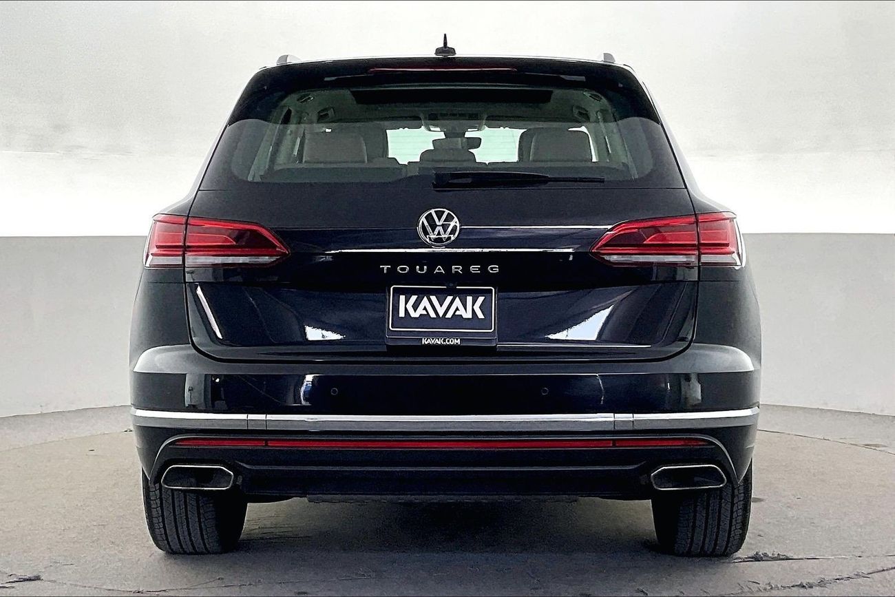 Volkswagen Touareg Highline | National Day Celebration | Guaranteed Warranty | 0 Down Payment