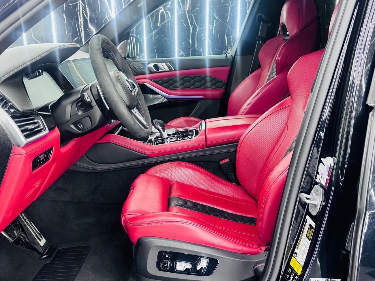 BMW X5M Competition 4.4L 2021 BMW X5 M Competition, Canadian specs With 1 Year warranty and FSH from AGMC an