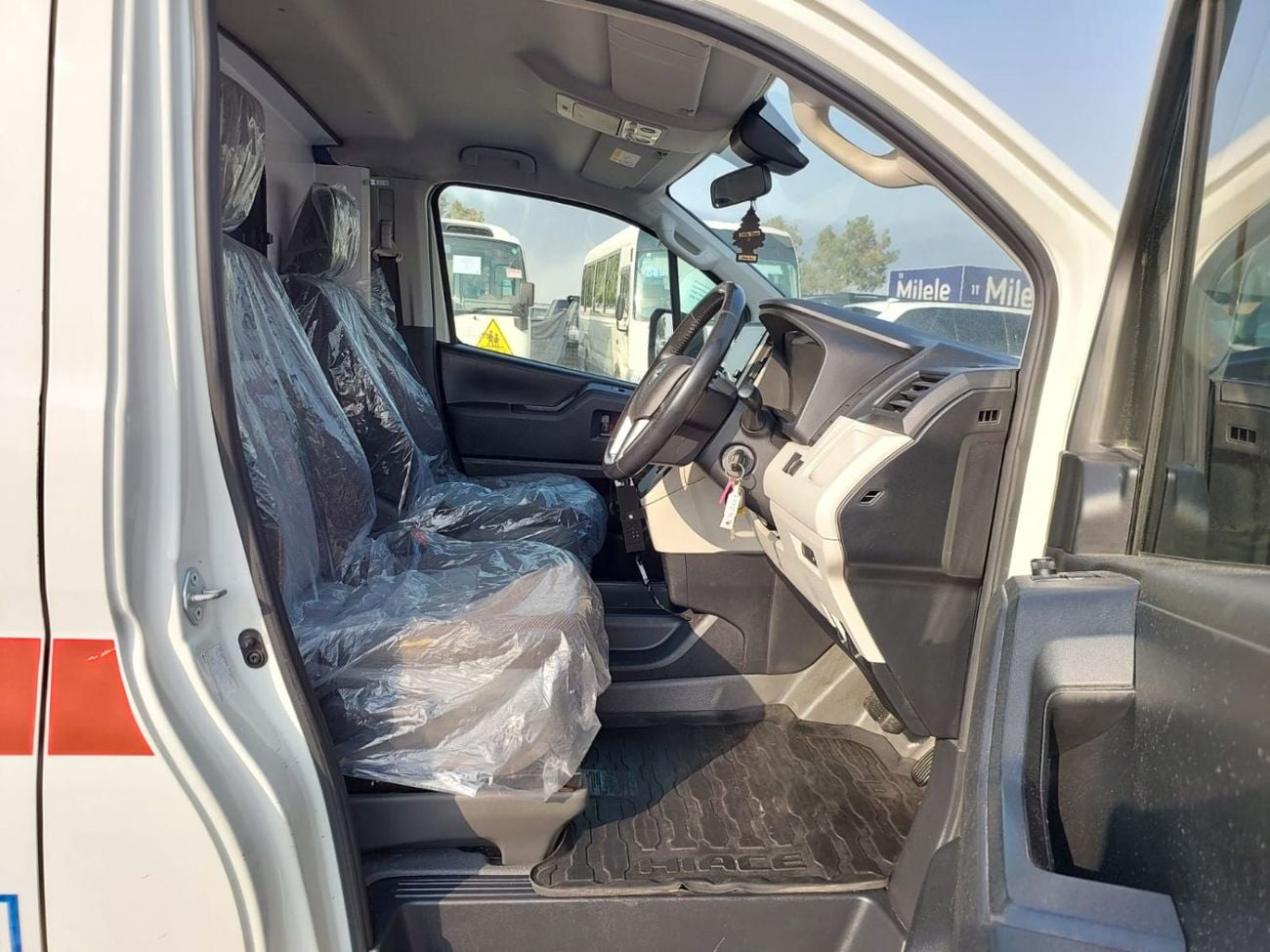 تويوتا هاياس TOYOTA HIACE COMMUTER AMBULANCE VAN RHD 2020 MODEL 2.8 L DIESEL AUTOMATIC(PM19152)