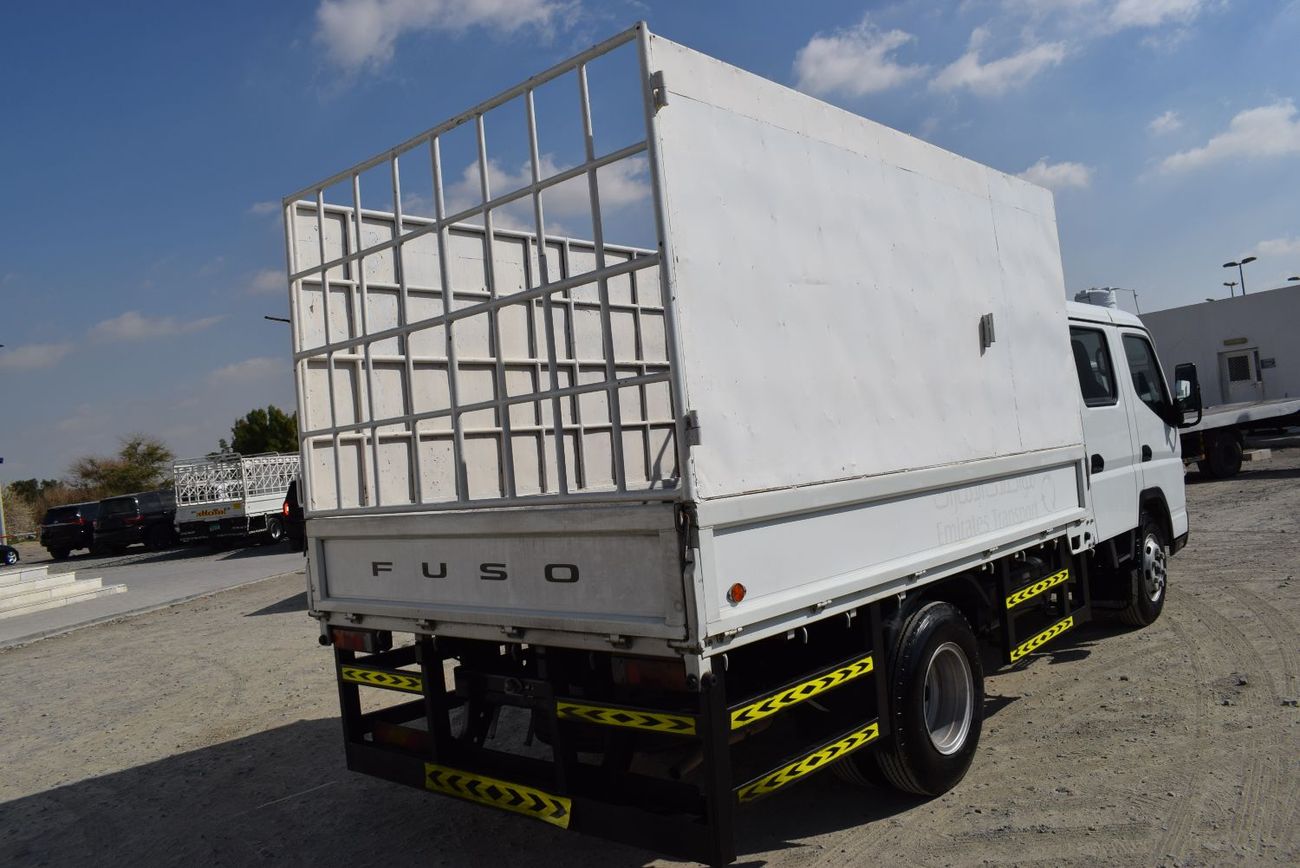 ميتسوبيشي فوسو كانتير Mitsubishi Canter D/C Pick Up, model:2017. Only Done 38000 km