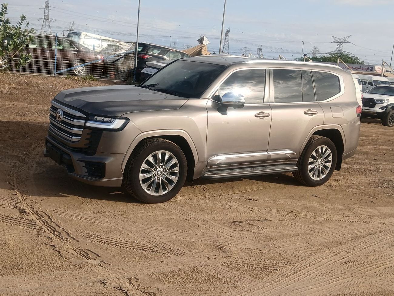 تويوتا لاند كروزر Toyota landcruise 2022MODEL 4.0L petrol Engine v6 Colour Brown push start Sunroof Transmission Autom