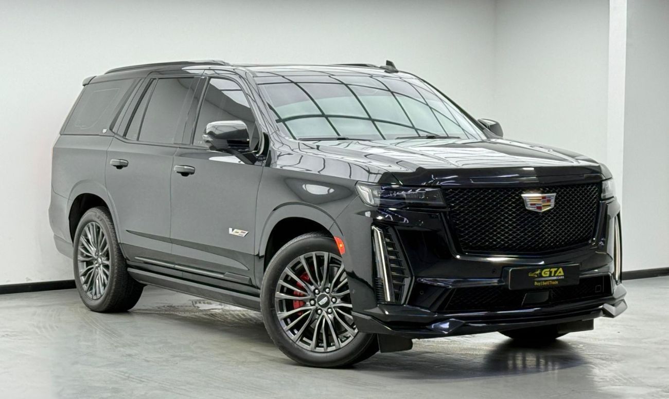كاديلاك إسكالاد Escalade-V 6.2L 2023 Cadillac Escalade V, 2027 Cadillac Warranty + Service Pack, 7 Seater, Excellent