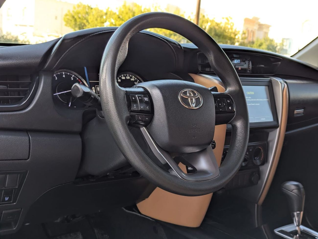 Toyota Fortuner Toyota Fortuner 2022 white colour ,brown colour interior, Gcc specs