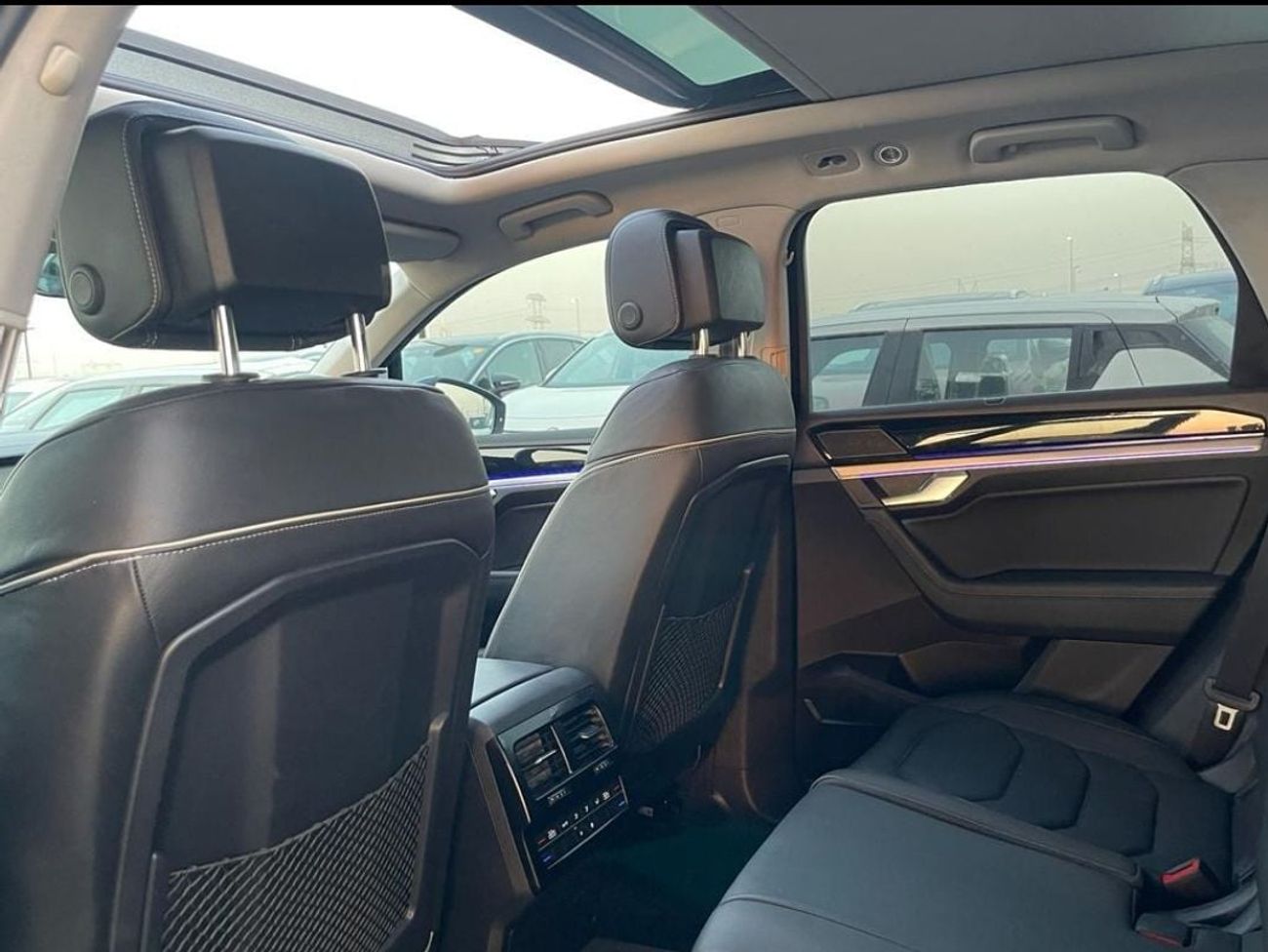 فولكس واجن طوارق Right-Hand drive V6 diesel Auto