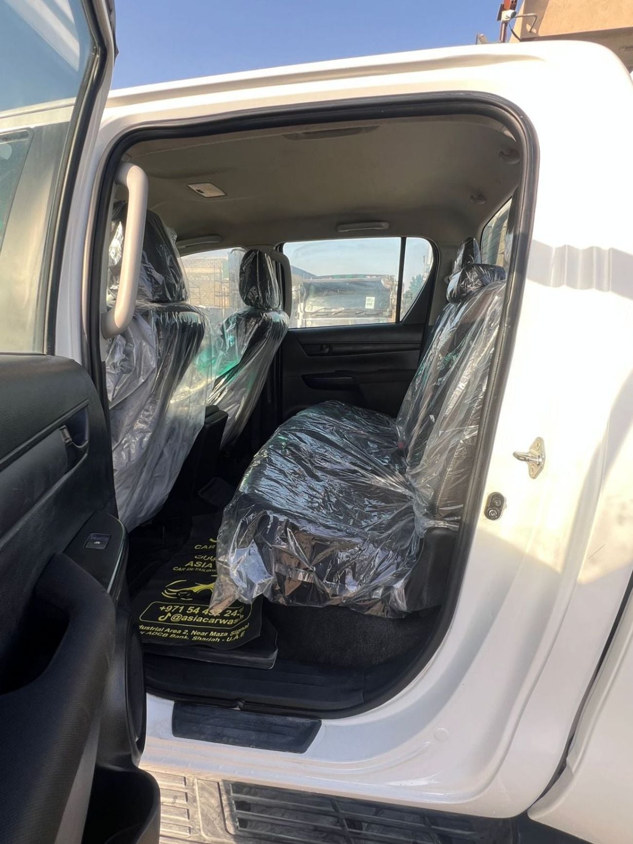 Toyota Hilux diesel engine ,2.8 liter ,manual gear ,year model 2016 ,right hand drive ,only for export available