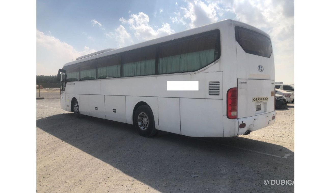 Hyundai Venue LUXURY BUS UNIVERSR