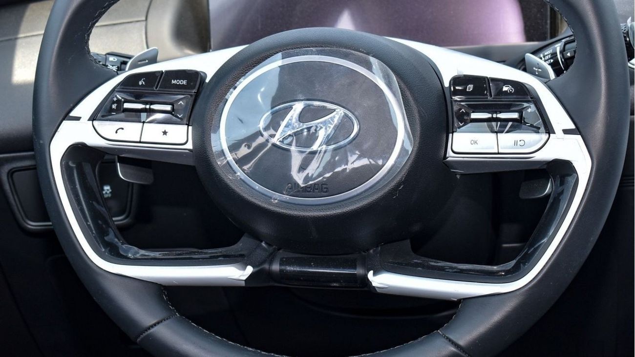 Hyundai Tucson 1.6T - Radar - Panoramic sunroof - 19" Alloy - DVD - Leather Seats - Electric seats