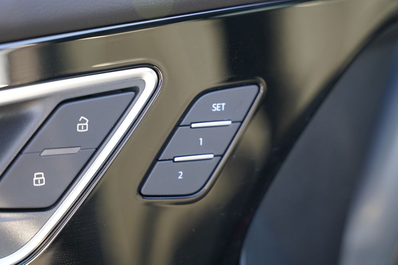 أودي اي ترون اودي كيو فور اي ترون 2024 كهربائية بالكامل