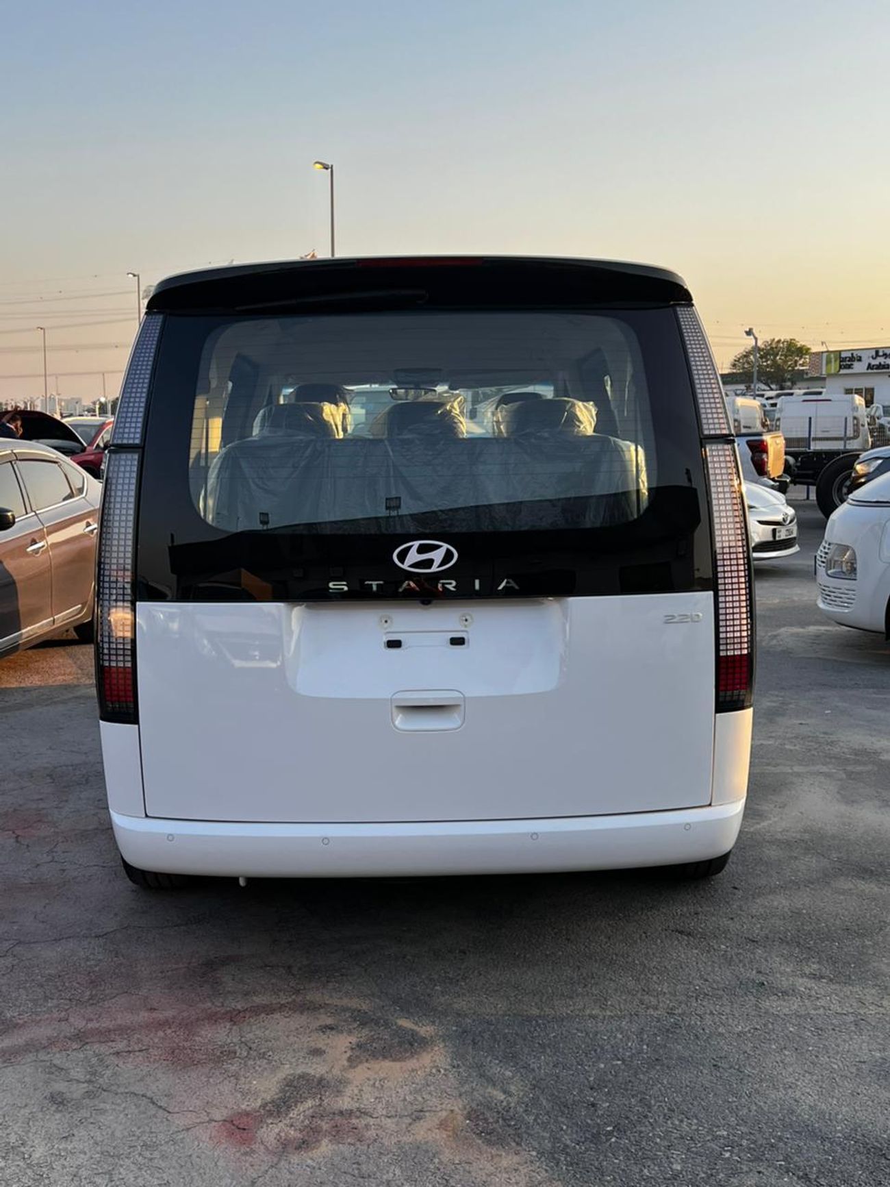 Hyundai Staria COMFORT Hyundai Staria Bus 11 2.2L Diesel AT MY 2025