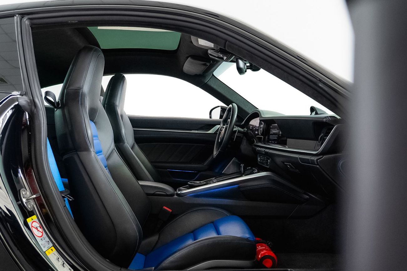 بورش 911 Turbo S 3.8L (640 HP) Coupe