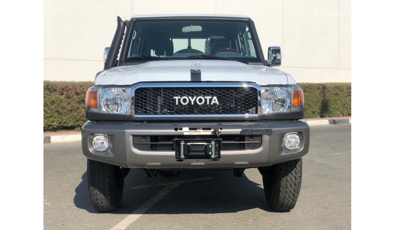 Toyota Land Cruiser Double Cabin V6 4.0L Petrol MT with Diff.Lock and Winch