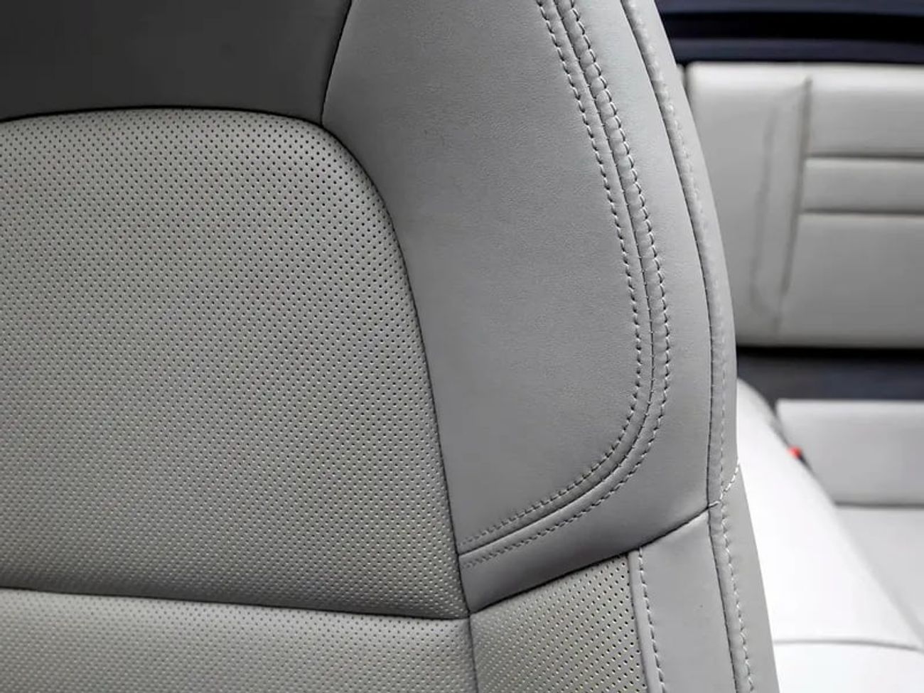 بورش 911 Carrera GTS 3.0L (450 HP) Convertible