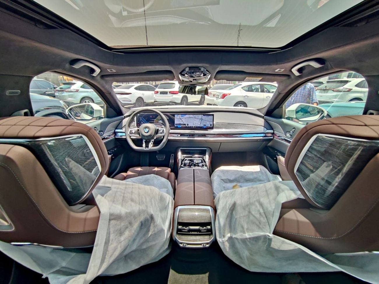 بي أم دبليو 740i M SPORT INDIVIDUAL M SPORT