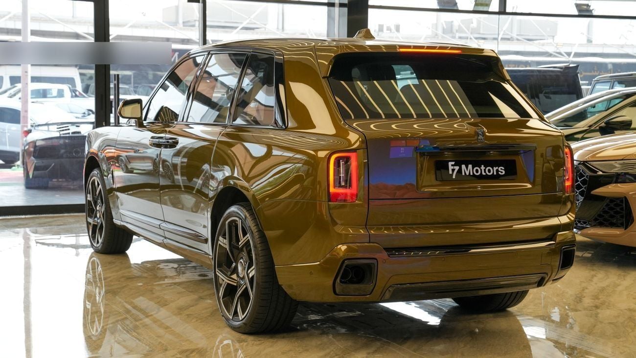 رولز رويس كولينان Rolls Royce Cullinan Black Badge - Bespoke Chartreuse - 2025