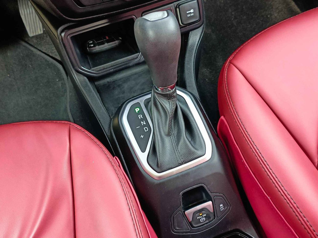 Jeep Renegade LATITUDE // LEATHER SEATS WITH LOW MILEAGE (LOT # 39541)