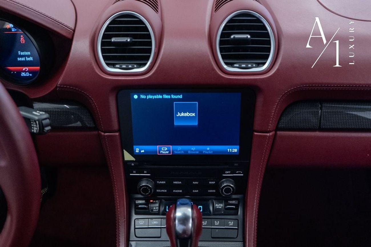 Porsche Cayman 2018 Porsche Cayman, Warranty, Full Service History, Carbon Fiber Package, Sport Chrono Package, GCC