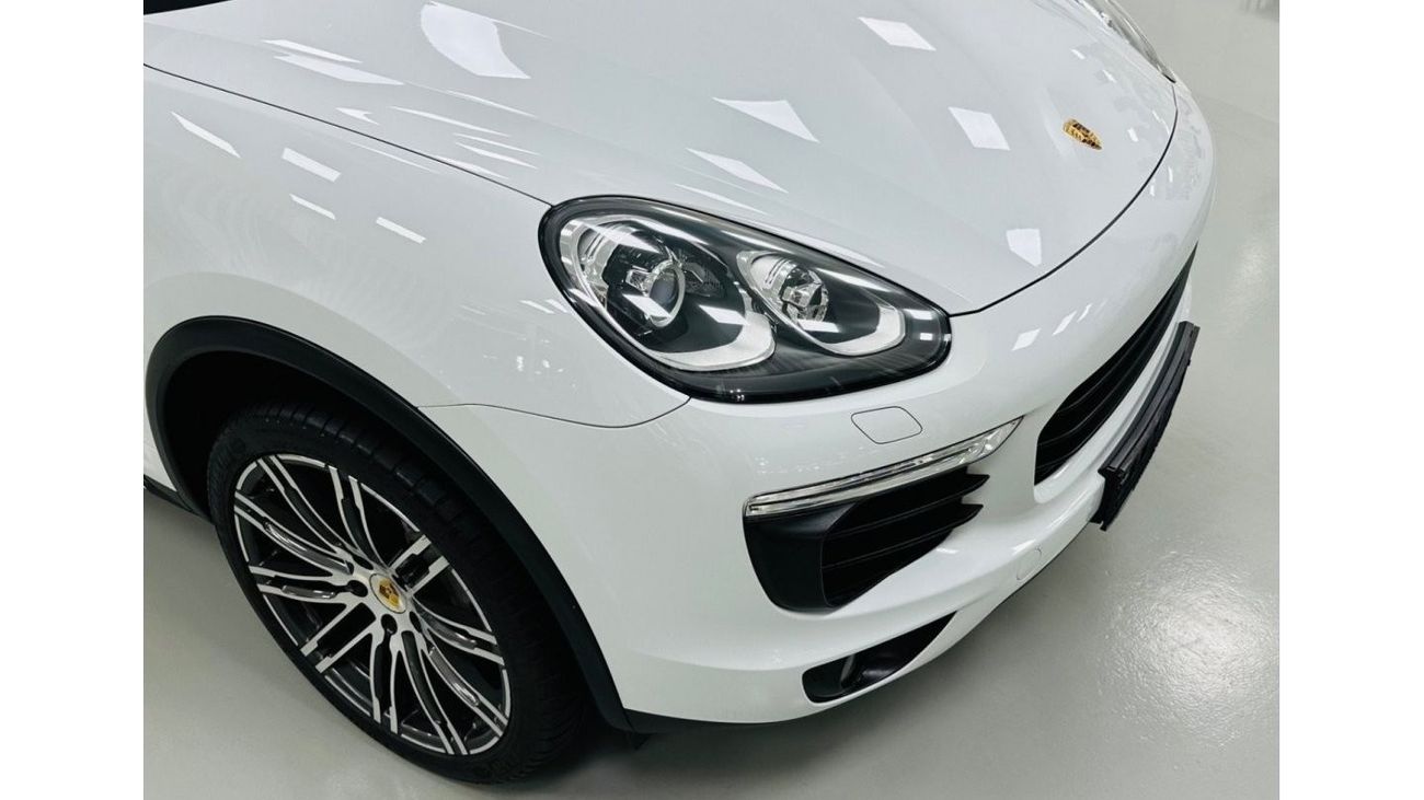 Porsche Cayenne GCC .. FSH .. Warranty … Original Paint .. Top Range
