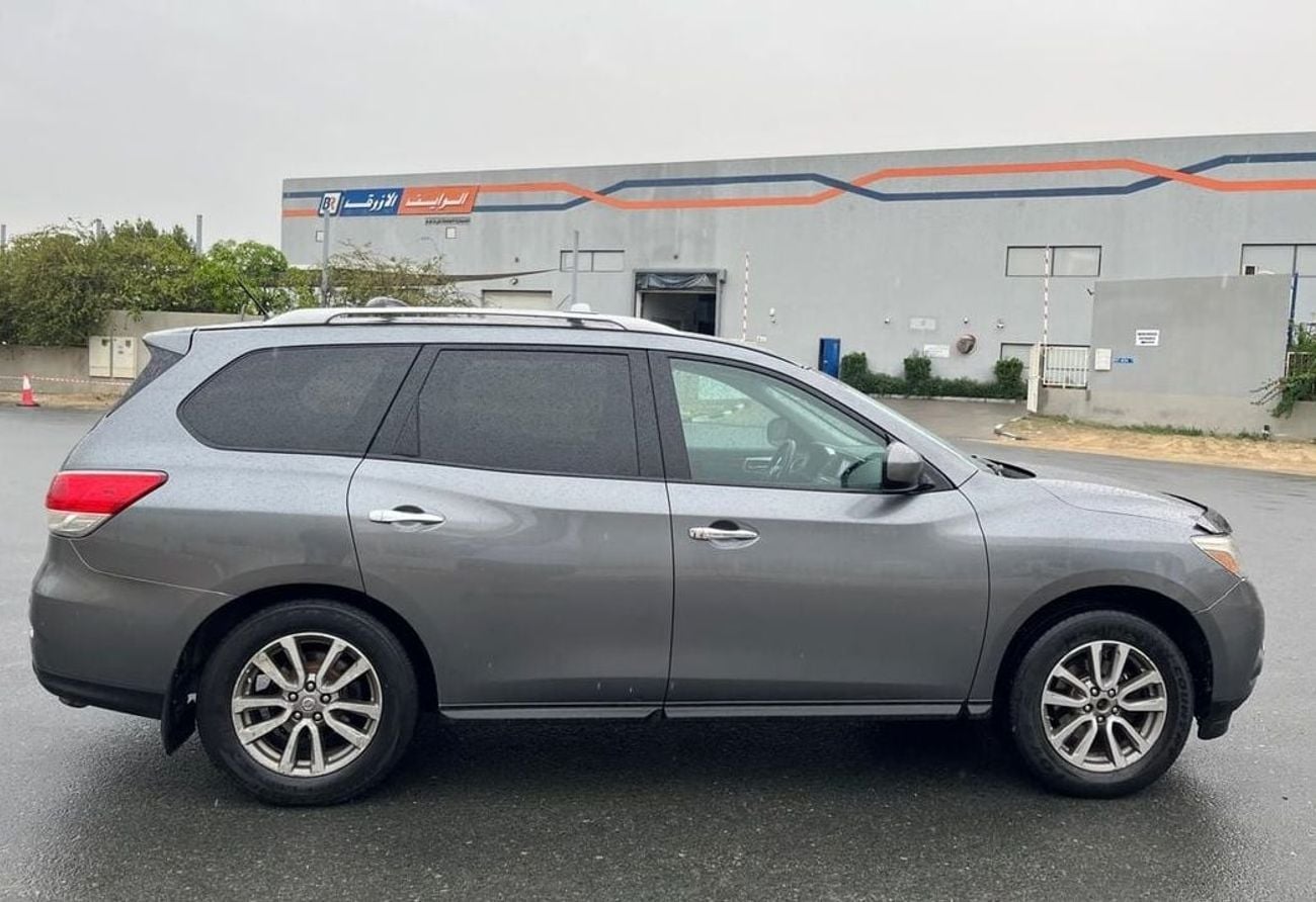 Nissan Pathfinder SV 3.5L (260 HP) 4WD