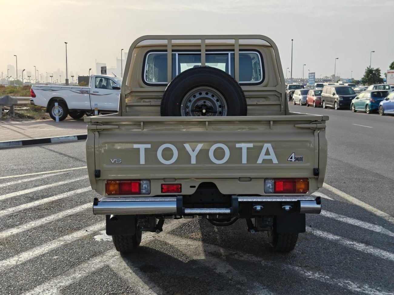 تويوتا لاند كروزر بيك آب 2026 TOYOTA LC 79 PICKUP 4L PETROL DOUBLE CABIN AT