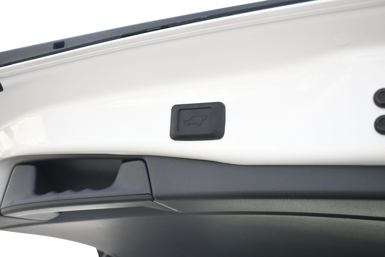 Toyota RAV4 2.5L Adventure Petrol 4WD GCC JAPAN (Ready Stock)