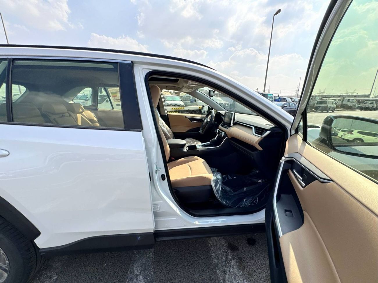 تويوتا راف ٤ 2025 TOYOTA RAV4 XLE-G 2.5L GCC BRAND NEW 0KM