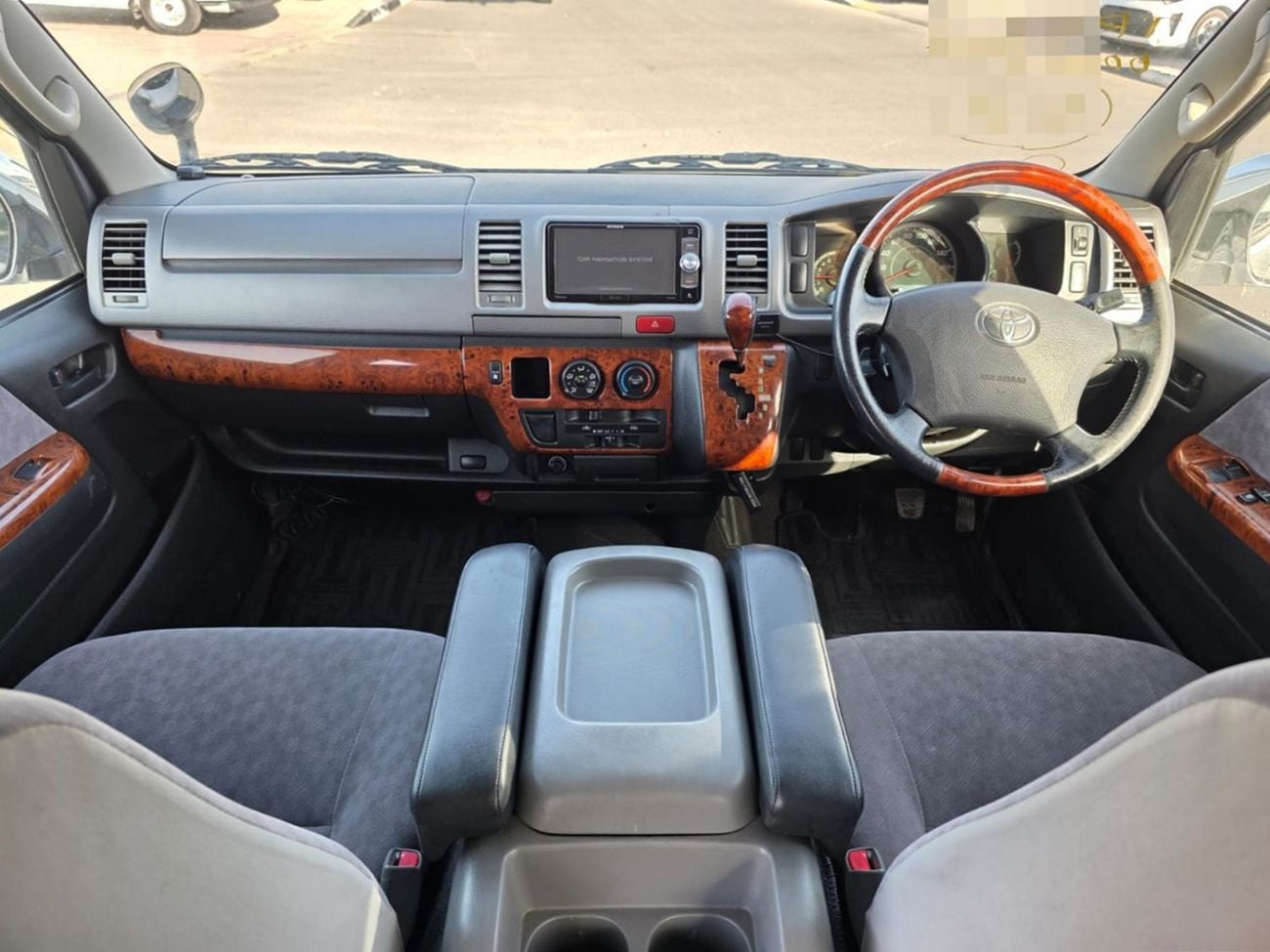 Toyota Hiace TOYOTA HIACE VAN RHD 2006 MODEL 2.0 L PETROL AUTOMATIC(PM36387)