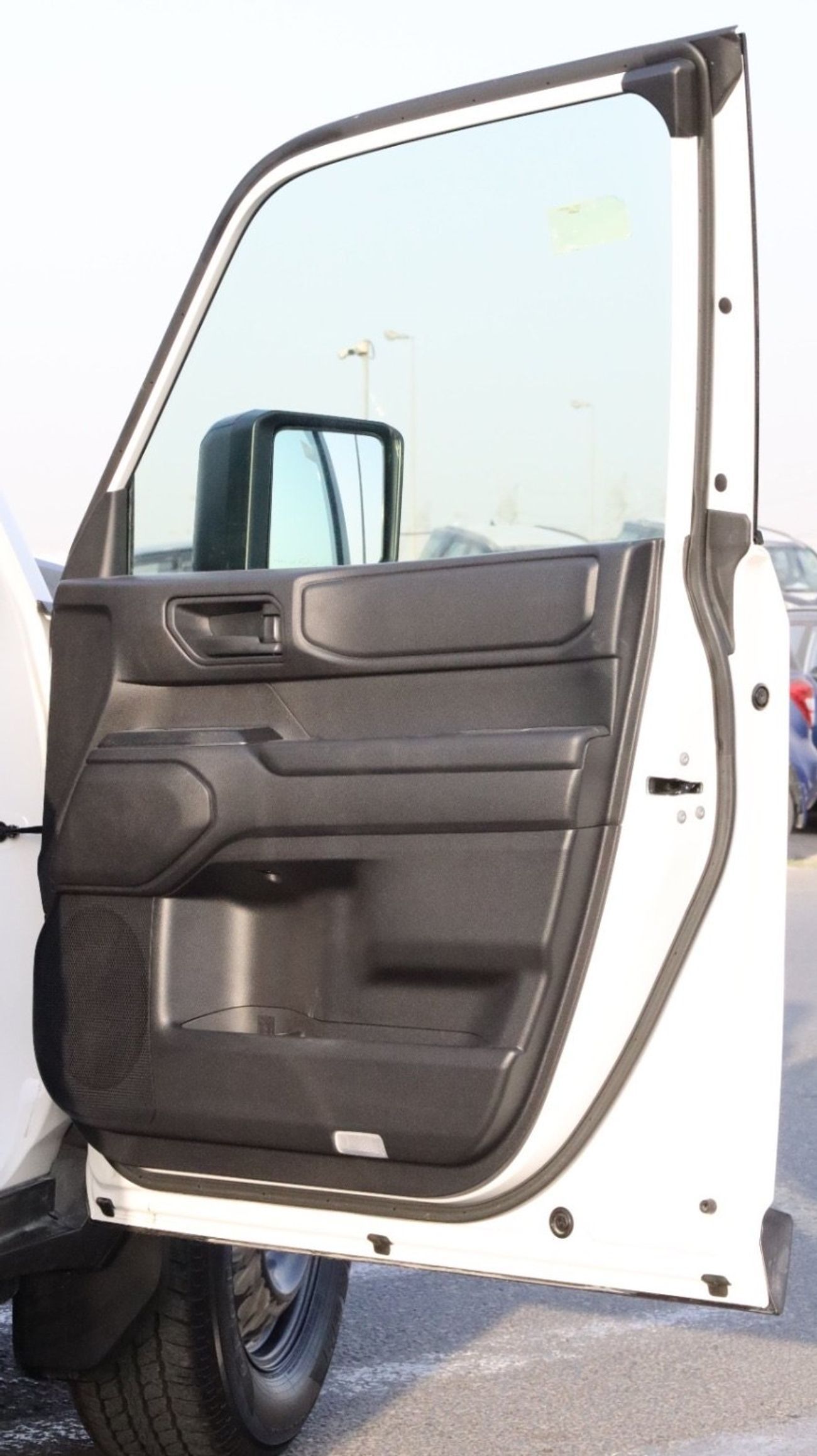 تويوتا برادو 2.4 URBAN baisc option Oman GCC spec Ready