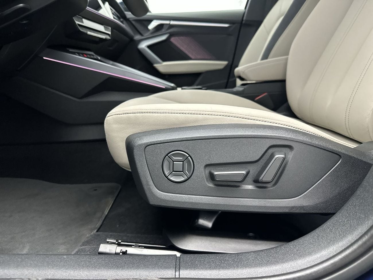 Audi A3 A3 Sedan Advanced 35 TFSI 150hp Progress (Ref# 18201)