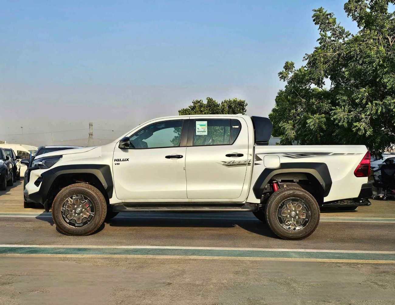 تويوتا هيلوكس GR SPORT EURO 4/4.0L PETROL A/T 4WD/DRIVER POWER SEAT/PUSH START/ (CODE#GR SPORT)