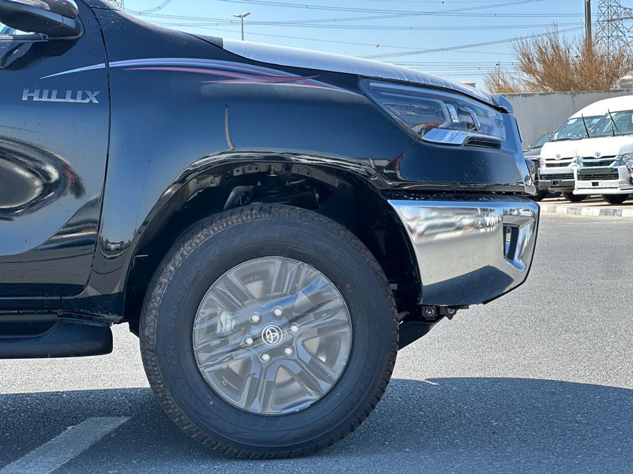 Toyota Hilux Toyota Hilux 2.7L A/T Full Option, Push Start, BSM, Black Color 2025/2025