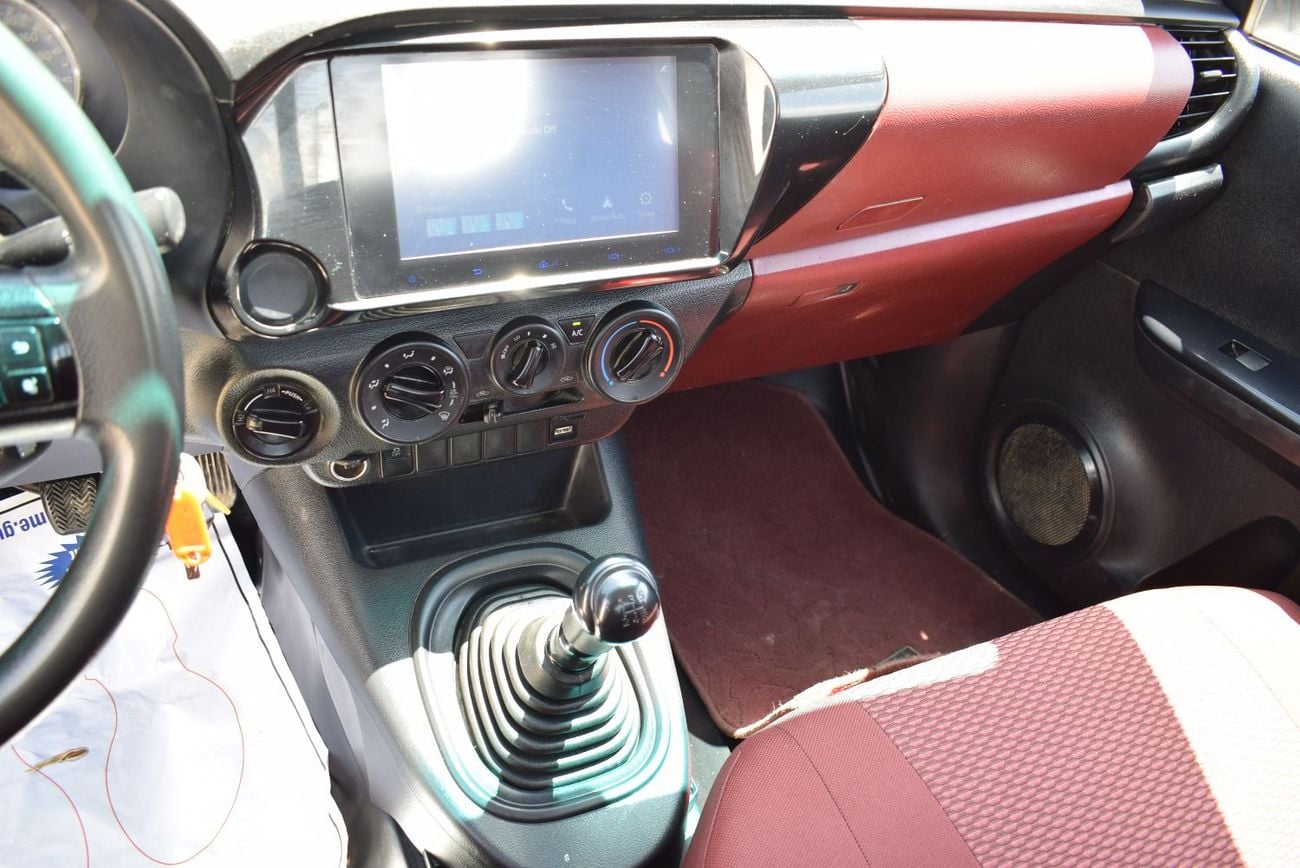 تويوتا هيلوكس GLX 2.7L Single Cab Utility 4WD M/T