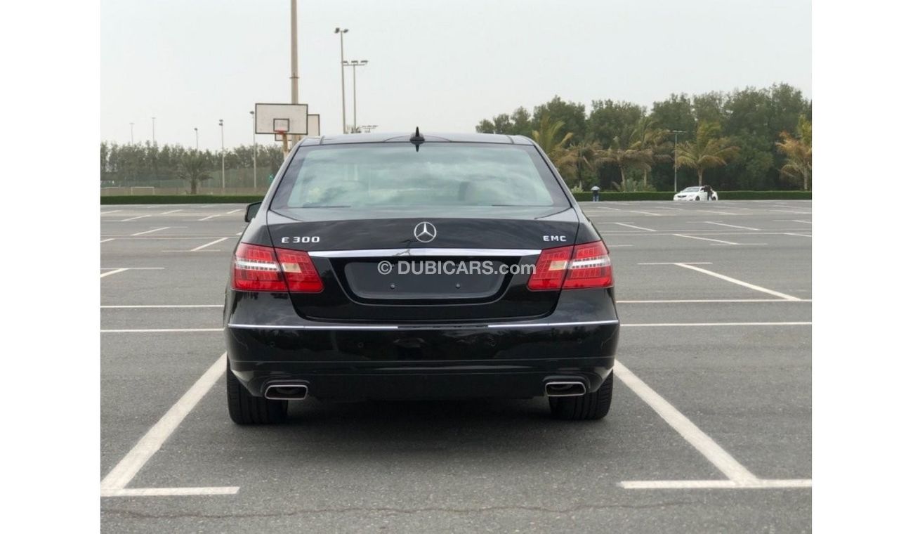 Mercedes-Benz E300 Avantgarde Model 2012 GCC CAR PERFECT CONDITION INSIDE AND OUTSIDE FULL OPTION PANORAMIC ROOF LEATHE