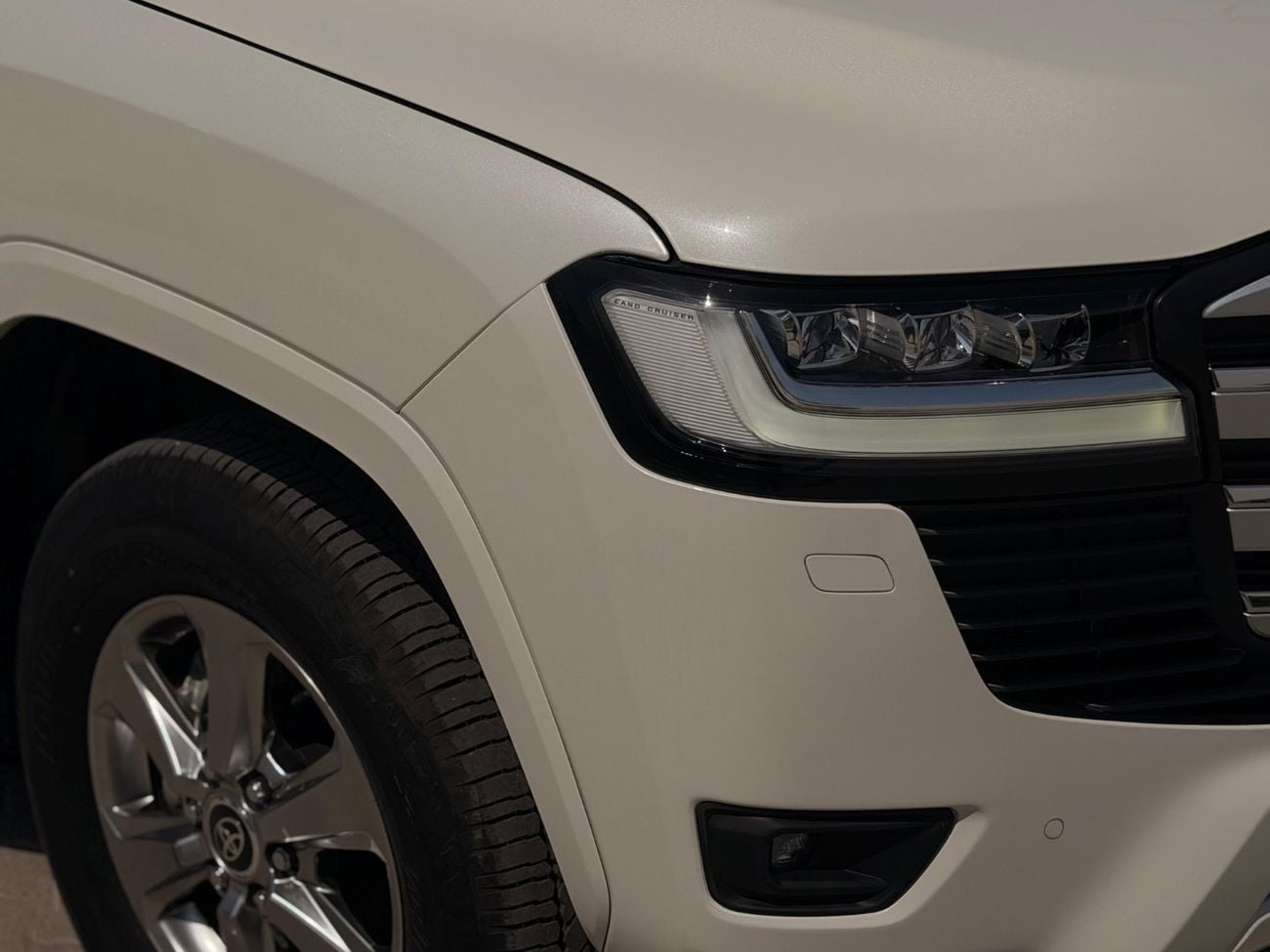 تويوتا لاند كروزر VX 3.3L