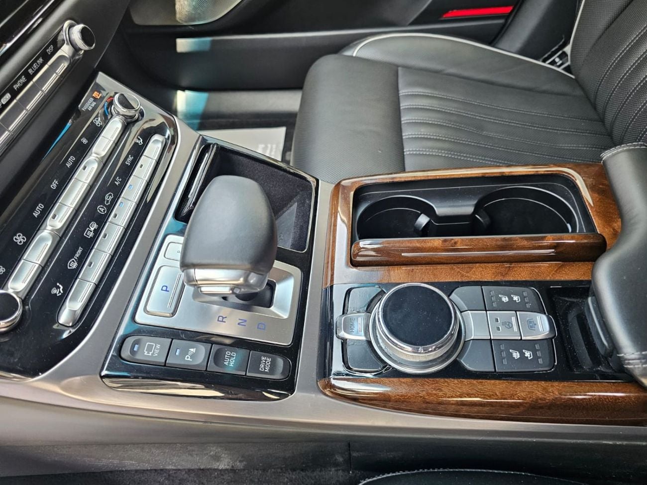 جينيسس G90 Royal 5.0L (407 HP) AWD