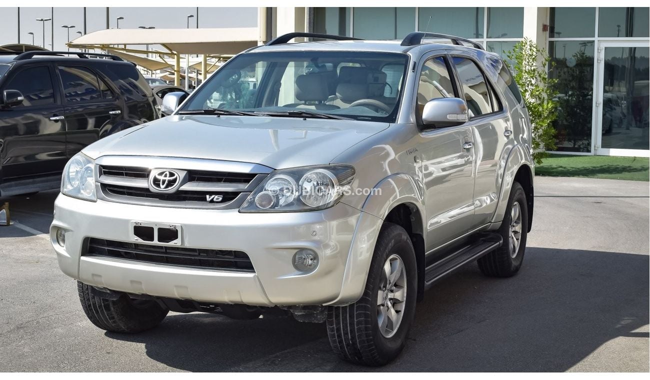Toyota Fortuner SR5 4.0 V6