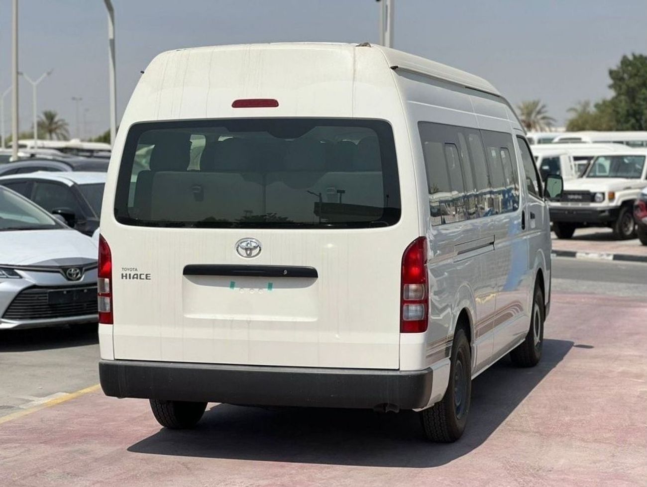 Toyota Hiace TOYOTA HIACE 2.7 BUS HIAH ROOF 16 -SEATS