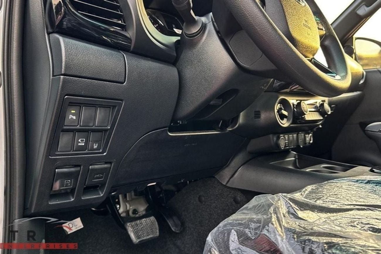 تويوتا هيلوكس 2025 TOYOTA HILUX ADVENTURE 4.0L PETROL V6 FULL OPTION  WITH PUSH START, DIGITAL CLOCK
